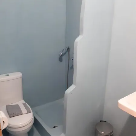 Helena פראליה פנטליימונוס